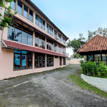 Belvilla Y Resort Near Central Ubud Екстер'єр фото